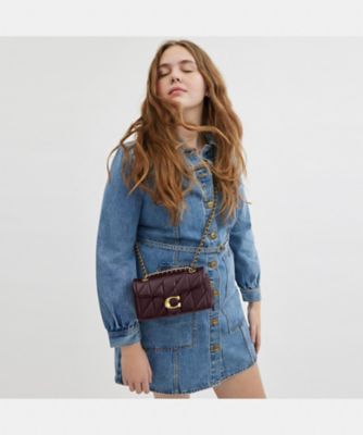 コーチ　タビー　20 ショルダーバッグ　キルティング　ブラス/チョーク. COACH｜【公式】タビー ショルダー バッグ 20・キルティング